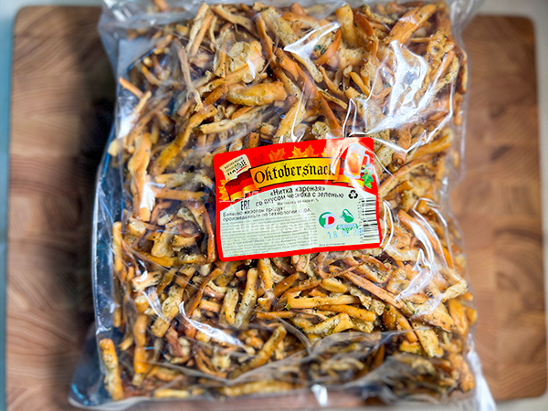 Нитка ЖАРЕНАЯ "Чеснок с зеленью" Oktobersnack 1 кг (сырный продукт) в Химках